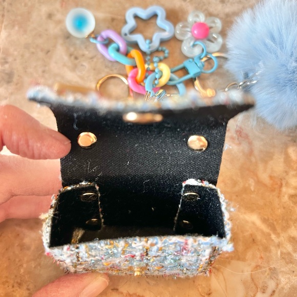 Hello Kitty Colorful Tweed Bag Charm Keychain with Pom Pom - Picture 4 of 4